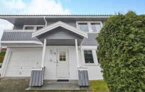 4 Bedroom Awesome Home In Sandefjord